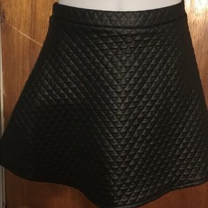 Black 1988 place faux leather skirt SZ:(7/8)